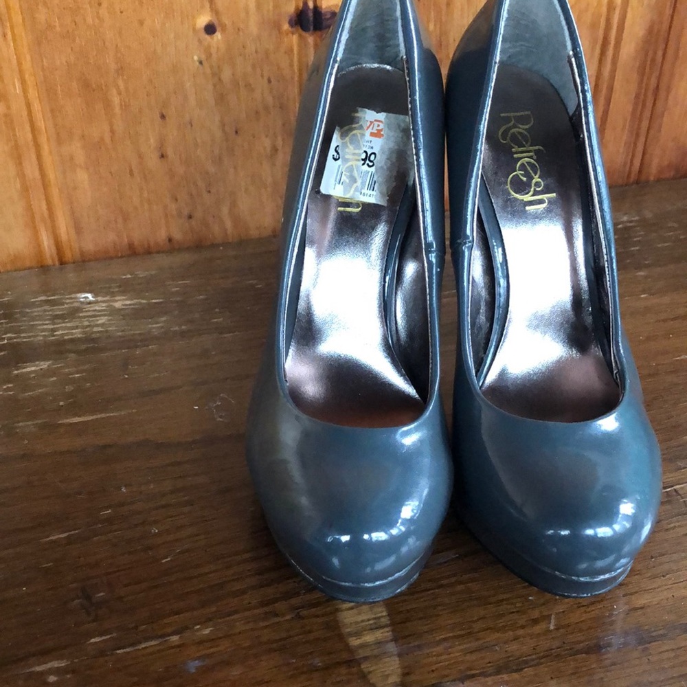 Grey pumps - Picture 2 of 7